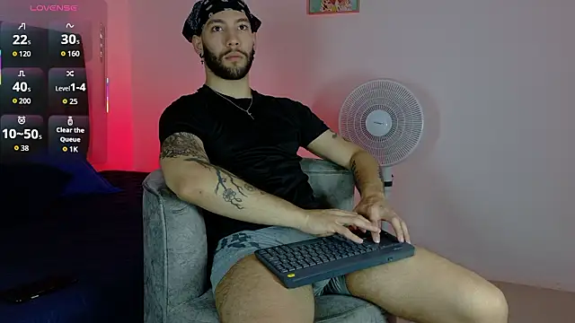 angel kyrozz online show from March 16, 7:05 pm