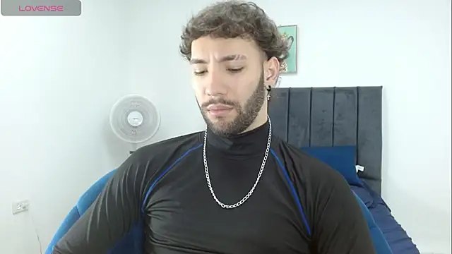 angel kyrozz online show from January 10, 7:20 pm