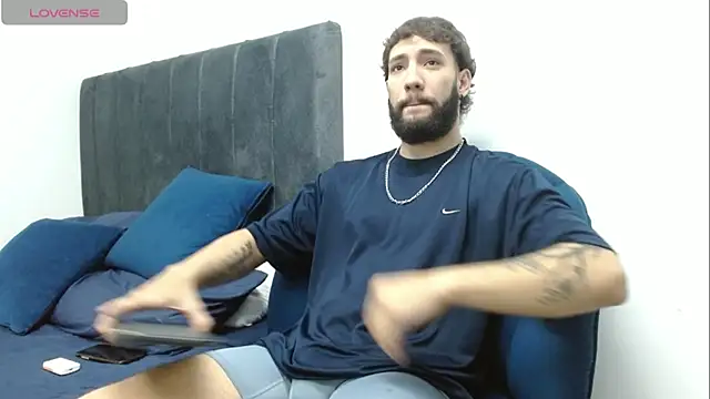 angel kyrozz online show from December 19, 1:09 am