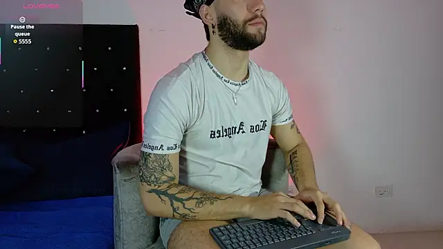 angel kyrozz online show from March 23, 7:03 pm