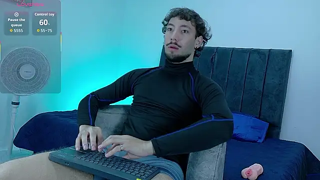 angel kyrozz online show from February 18, 7:10 pm