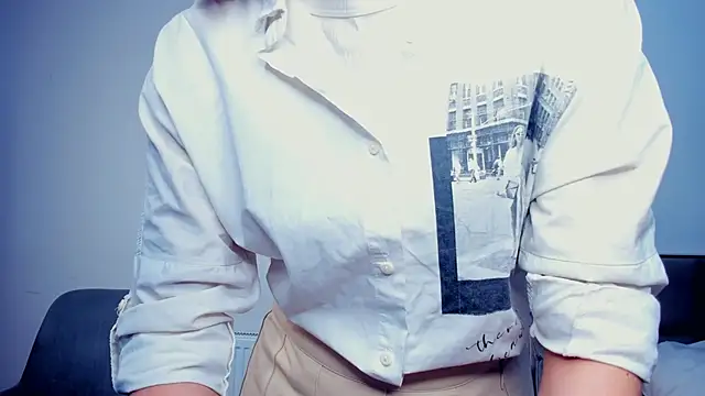 LorrieDegonia online show from October 23, 4:11 am