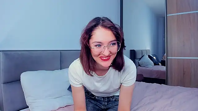 LorrieDegonia online show from October 28, 4:02 am