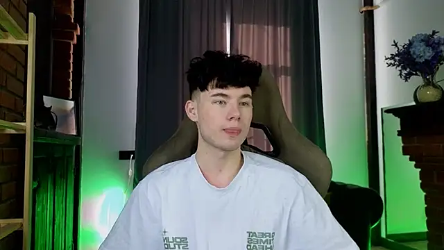 Cute Mike online show from February 19, 5:59 am