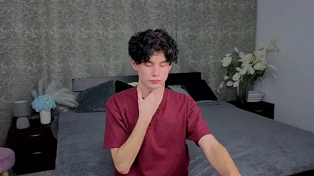 Cute Mike online show from November 19, 7:58 pm