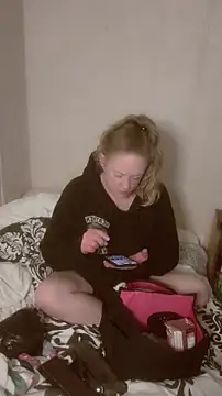 amandatheblondewife online show from January 7, 9:25 am