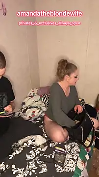 amandatheblondewife online show from March 13, 4:28 am