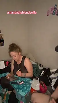 amandatheblondewife online show from April 16, 12:39 pm