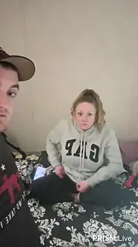 amandatheblondewife online show from December 5, 9:30 am