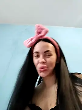 Snapshot of Stefaniyaxq chatting on October 27, 9:54 am Stefaniyaxq online show from October 27, 9:54 am