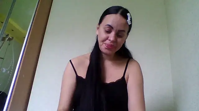 Snapshot of Stefaniyaxq chatting on October 8, 8:49 am Stefaniyaxq online show from October 8, 8:49 am