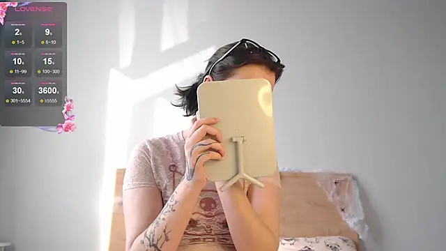 katlynaccerman online show from October 31, 5:48 am