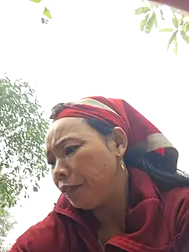 Snapshot of miomio-12 chatting on November 6, 12:47 am miomio-12 online show from November 6, 12:47 am