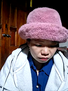 Snapshot of miomio-12 chatting on October 25, 9:48 pm miomio-12 online show from October 25, 9:48 pm