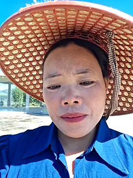 Snapshot of miomio-12 chatting on November 29, 5:07 am miomio-12 online show from November 29, 5:07 am