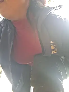 Snapshot of miomio-12 chatting on November 14, 1:20 am miomio-12 online show from November 14, 1:20 am