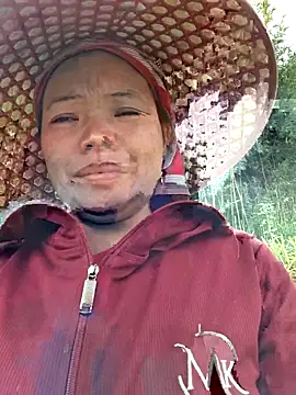 Snapshot of miomio-12 chatting on October 29, 3:38 am miomio-12 online show from October 29, 3:38 am