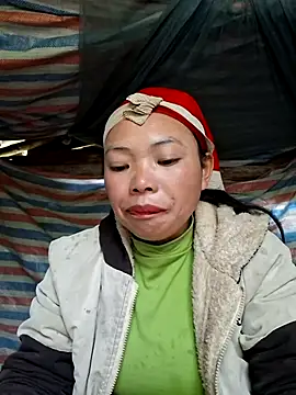 Snapshot of miomio-12 chatting on December 2, 12:33 am miomio-12 online show from December 2, 12:33 am