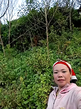 Snapshot of miomio-12 chatting on October 30, 9:51 am miomio-12 online show from October 30, 9:51 am