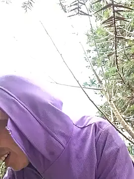 Snapshot of miomio-12 chatting on October 22, 1:05 am miomio-12 online show from October 22, 1:05 am