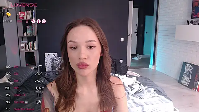 Jade Lumin online show from November 5, 10:40 am