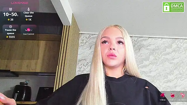 Snapshot of Daisy_Abby03 chatting on October 22, 4:01 am Daisy Abby03 online show from October 22, 4:01 am