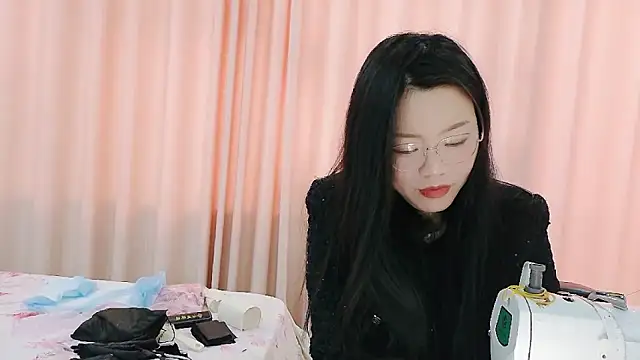 Snapshot of CCOO520 chatting on October 31, 4:31 am CCOO520 online show from October 31, 4:31 am