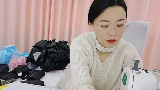 Snapshot of CCOO520 chatting on November 8, 5:44 am CCOO520 online show from November 8, 5:44 am