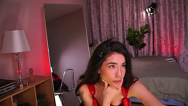 Snapshot of YokoKoko_ chatting on February 4, 5:35 am YokoKoko online show from February 4, 5:35 am