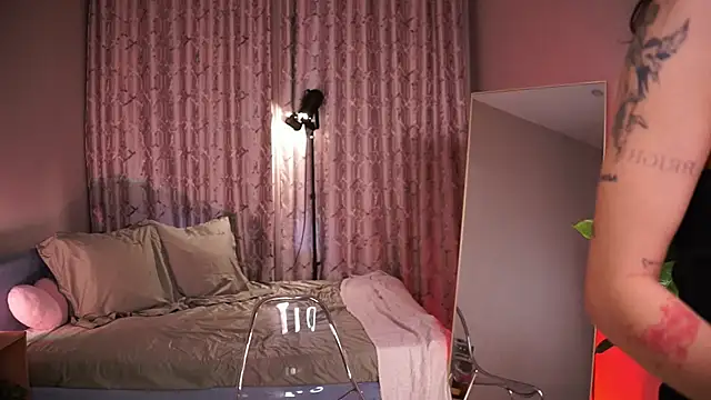 Snapshot of YokoKoko_ chatting on February 24, 5:52 am YokoKoko online show from February 24, 5:52 am