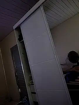 Snapshot of IncomingEssence478 chatting on November 30, 11:00 am IncomingEssence478 online show from November 30, 11:00 am