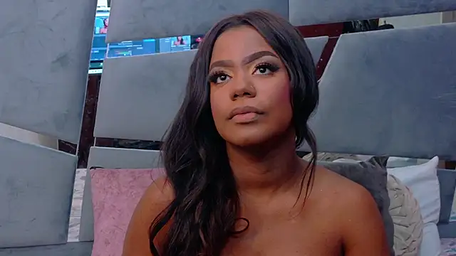 LorraiineJohnson online show from November 6, 8:02 pm