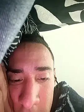 Snapshot of miguevice chatting on October 6, 7:53 am miguevice online show from October 6, 7:53 am