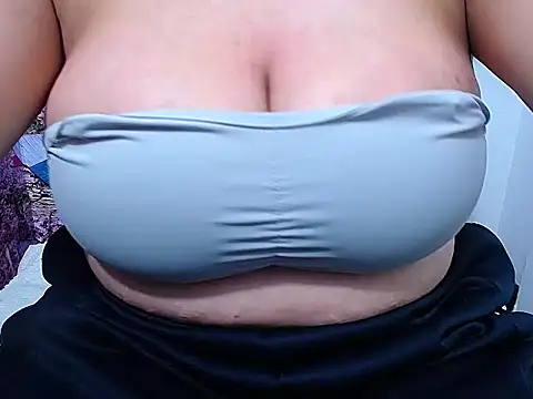 Snapshot of Biigg_xxx chatting on June 13, 2:53 am Biigg xxx online show from June 13, 2:53 am