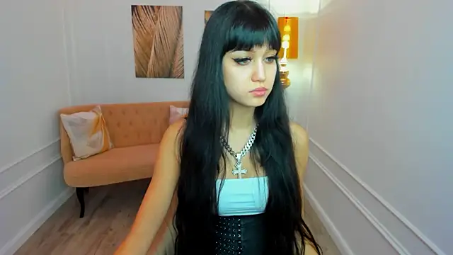 TiffanyYounge online show from February 4, 12:11 pm