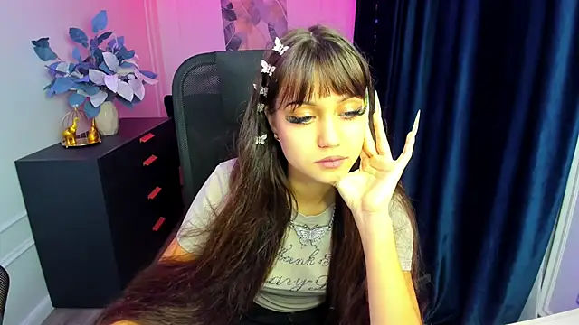 TiffanyYounge online show from November 28, 12:27 pm