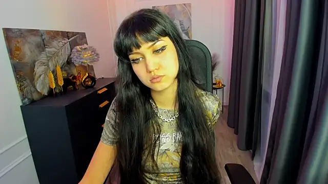 TiffanyYounge online show from March 24, 12:05 pm