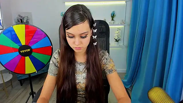 TiffanyYounge online show from November 12, 12:42 pm