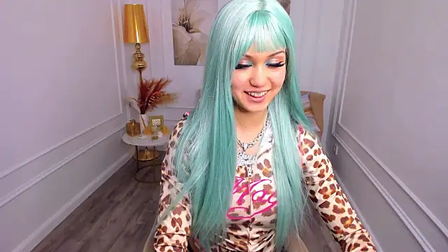 TiffanyYounge online show from April 21, 12:23 pm