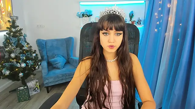 TiffanyYounge online show from December 22, 11:32 am