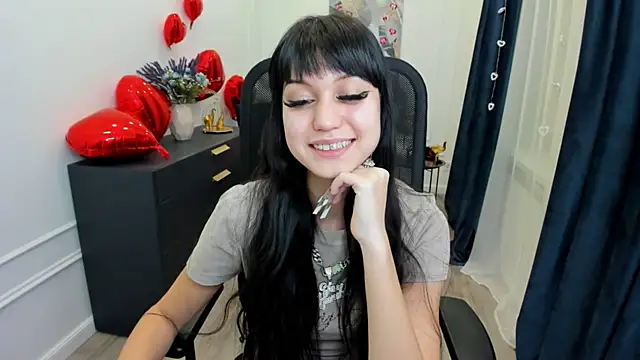 TiffanyYounge online show from February 13, 12:16 pm