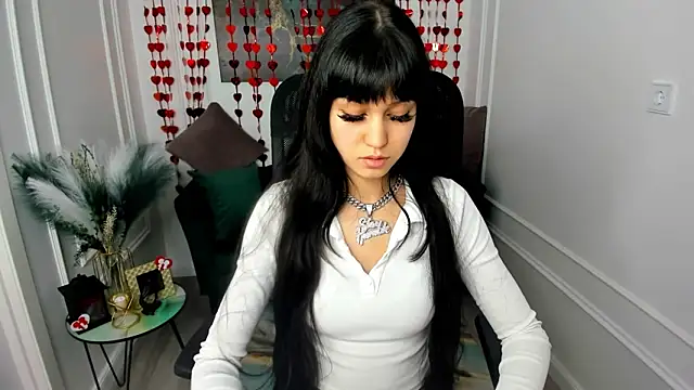 TiffanyYounge online show from February 16, 11:42 am