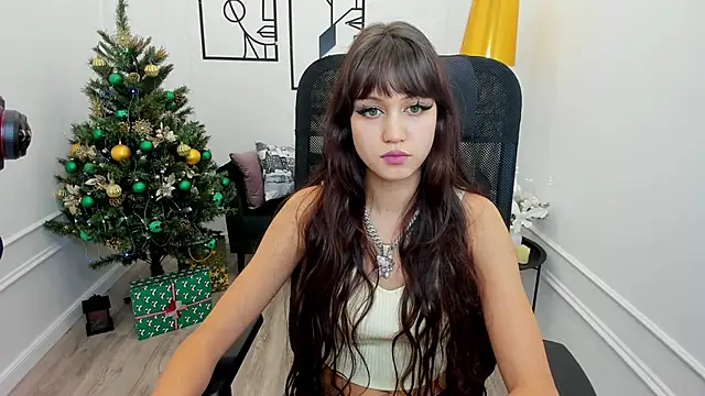 TiffanyYounge online show from December 17, 11:15 am