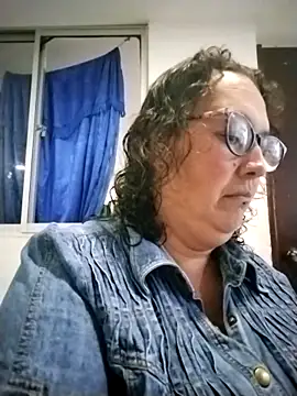 Snapshot of -saraqueen- chatting on October 15, 9:56 pm -saraqueen- online show from October 15, 9:56 pm