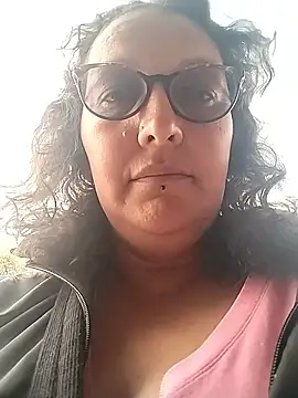 -saraqueen- online show from December 1, 3:46 pm