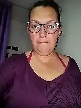 -saraqueen- online show from November 11, 5:13 am