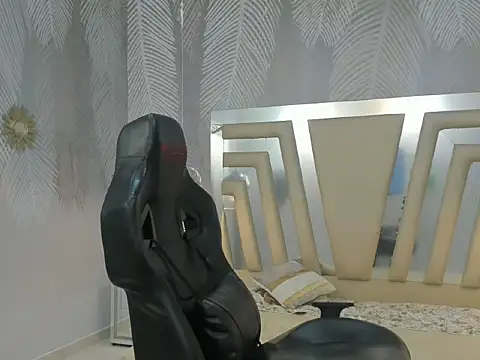 VanesaFox online show from October 12, 4:47 am