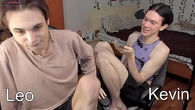 twink boysss online show from October 12, 2:40 pm