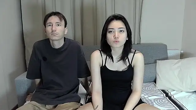 KyleAndJulia online show from October 18, 6:32 pm