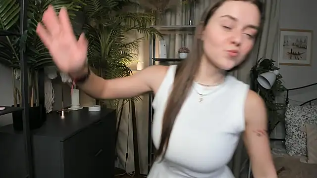 ThelmaJusto online show from October 23, 3:00 pm